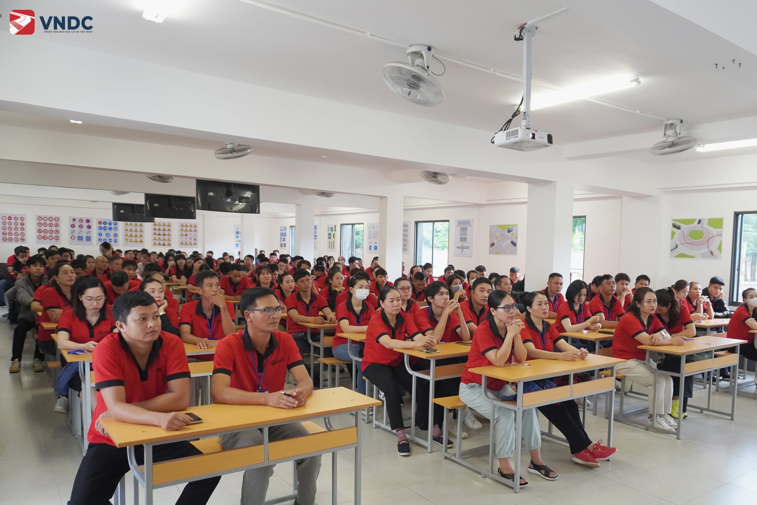 Quy định mới về giấy phép lái xe C1