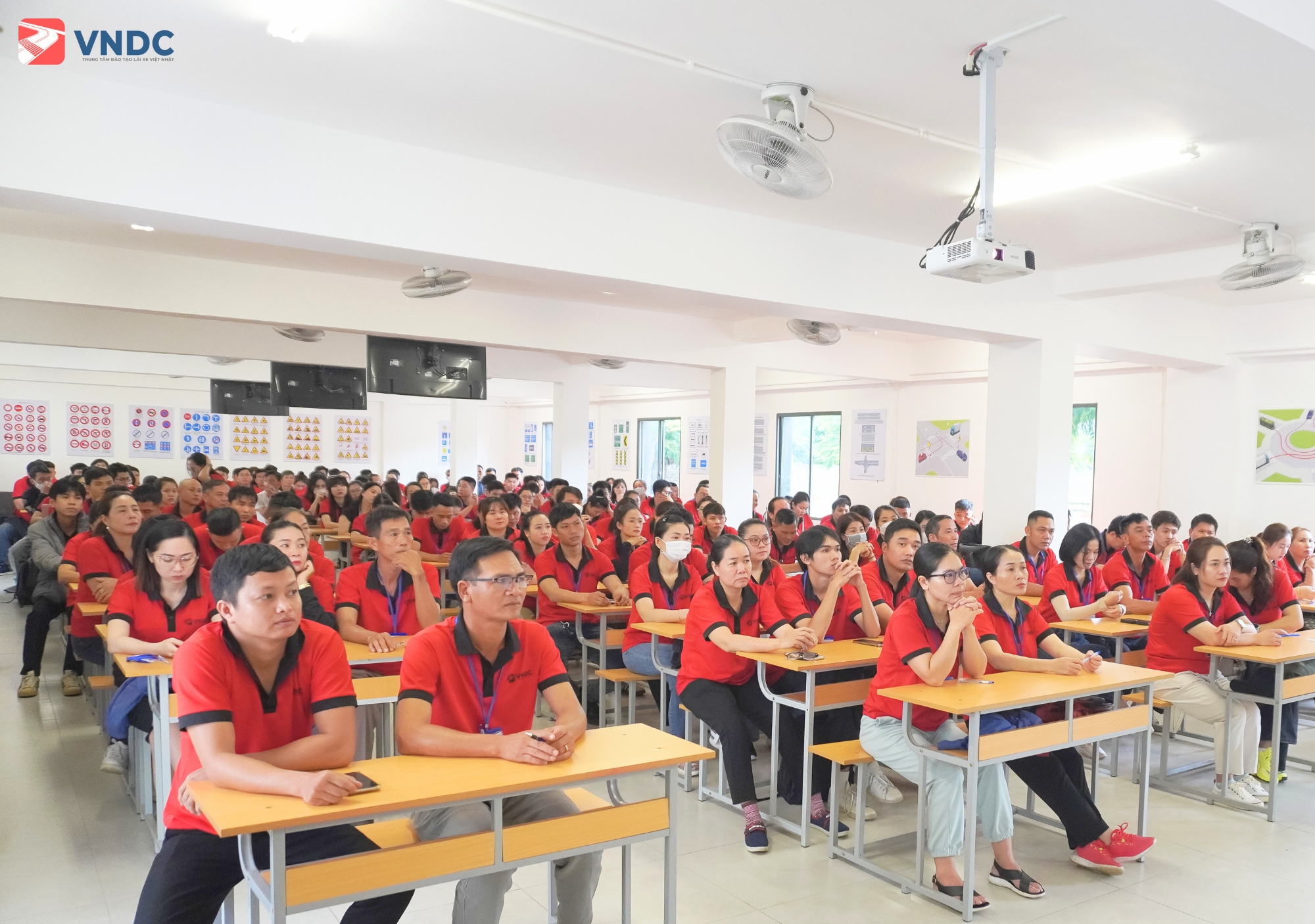 Quy định mới về giấy phép lái xe C1