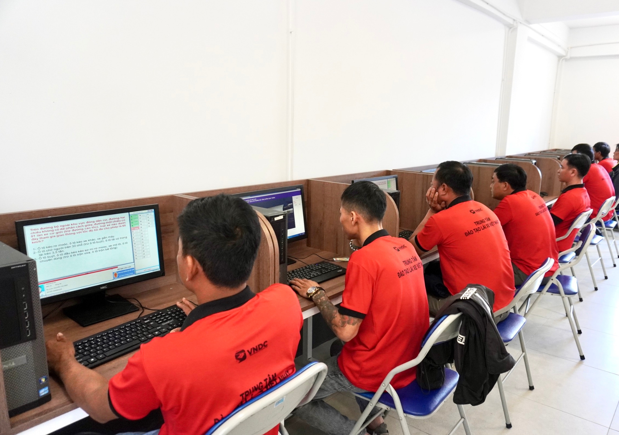 Thay đổi quan trọng trong chương trình đào tạo và thi giấy phép lái xe theo Thông tư 14/2025/TT-BXD (Hiệu lực từ 01/9/2025)